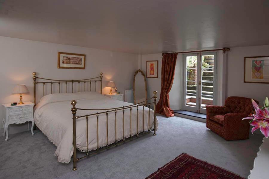 Number 5 Bed & Breakfast ชาฟท์สบรี ห้อง รูปภาพ