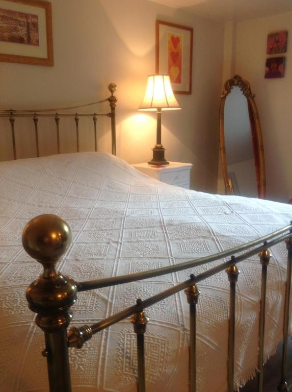 Number 5 Bed & Breakfast ชาฟท์สบรี ภายนอก รูปภาพ