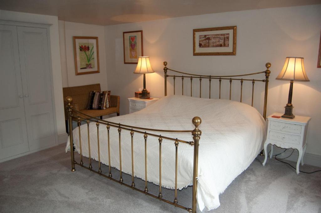 Number 5 Bed & Breakfast ชาฟท์สบรี ห้อง รูปภาพ