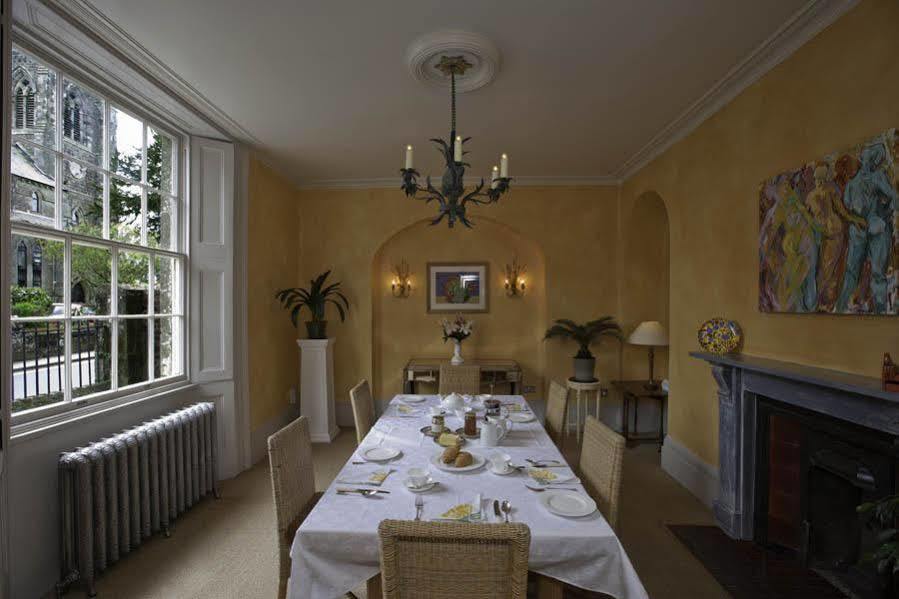 Number 5 Bed & Breakfast ชาฟท์สบรี ภายนอก รูปภาพ